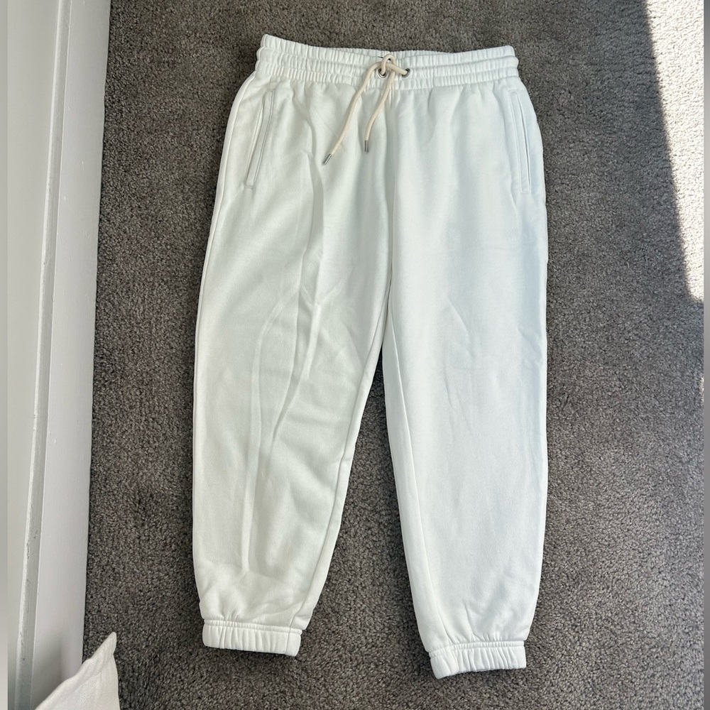 GAP Women’s Petite Cream Jogger Sweatpants Small NEW